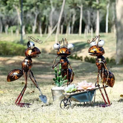 EcoGardn™ Metal Ant Sculpture