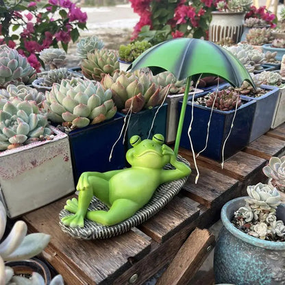 Solar Umbrella Frog Statue