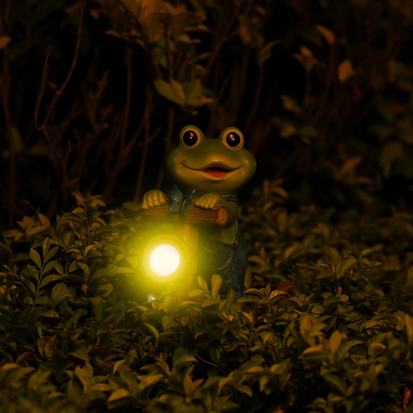 Solar Cycling Frog Lights Statues