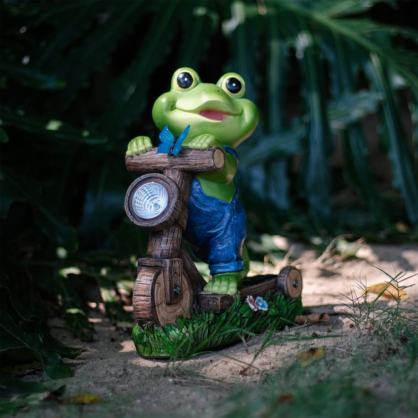 Solar Cycling Frog Lights Statues